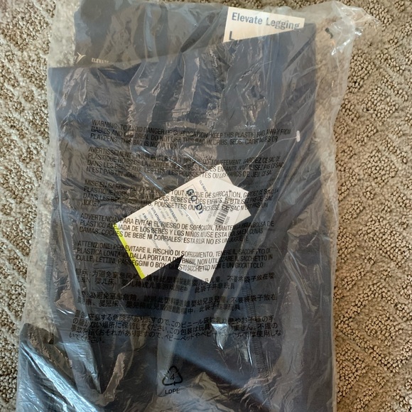 Old navy elevate powersoft leggings - Picture 4 of 6